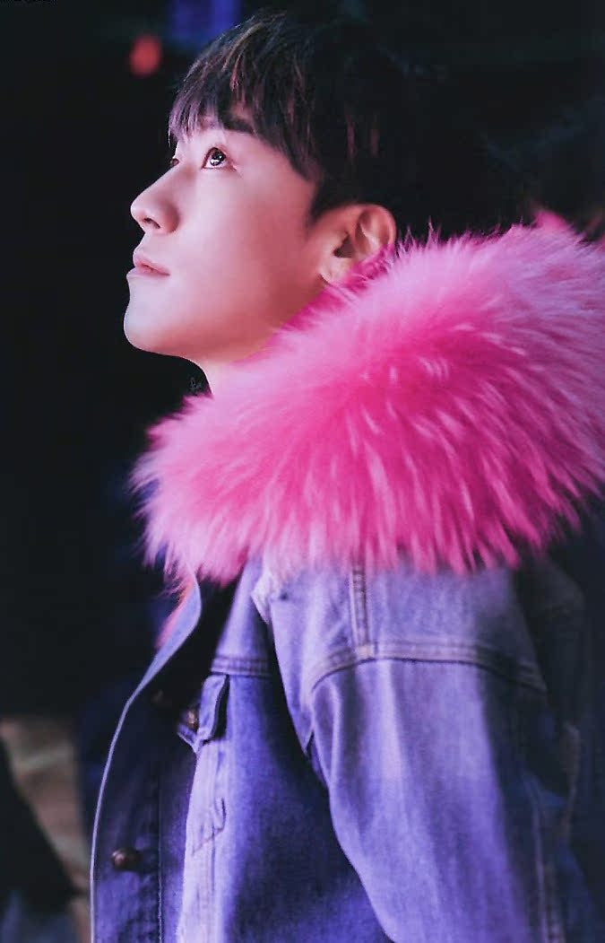 BigBang Seungri FXXK IT Inspired Figure – K-pop Idol Merch