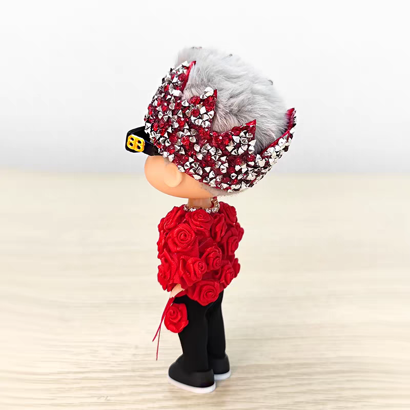 G-Dragon BigBang Red Rose Crown K-pop Merchandise Figure & Keychain - Übermensch Concert Inspired