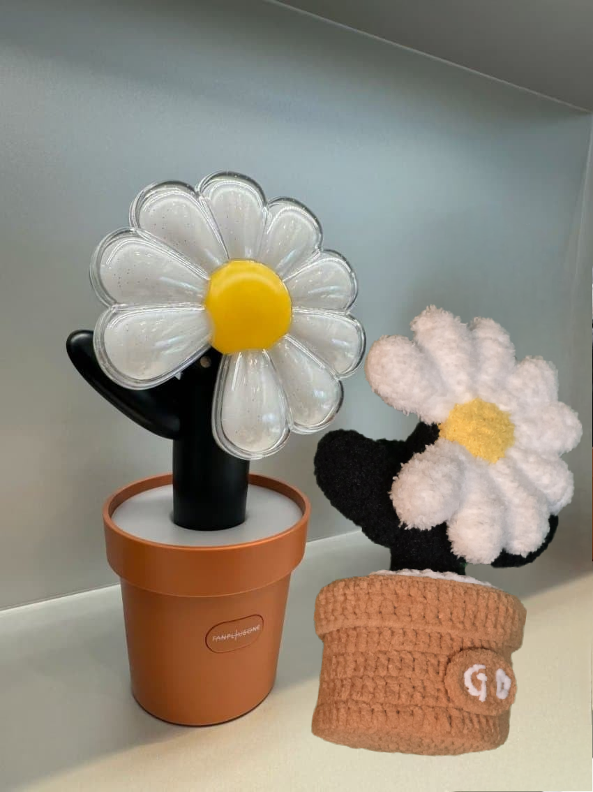 G-Dragon BigBang Light Stick & Daisy Cradle Combo - Handmade Crochet