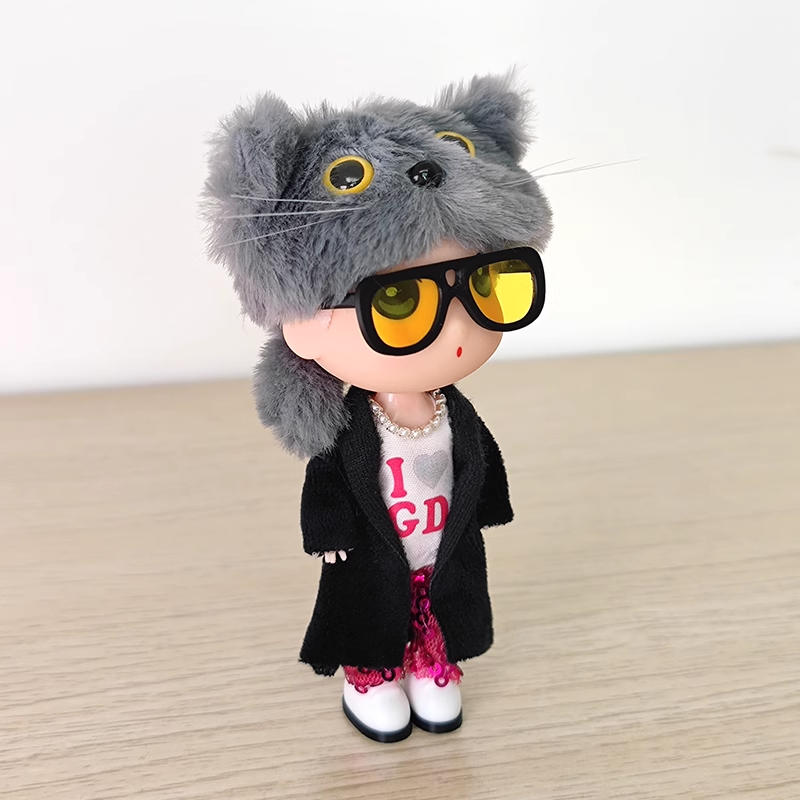 Übermensch Macau Concert Inspired ZOA Keychain/Figure – K-pop Idol Merch