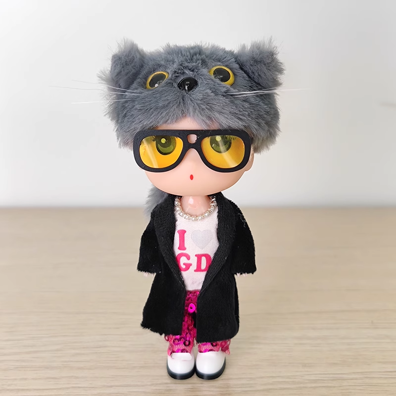 Übermensch Macau Concert Inspired ZOA Keychain/Figure – K-pop Idol Merch