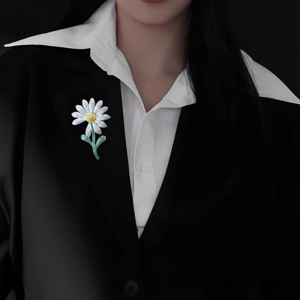 Daisy Brooch Small Version