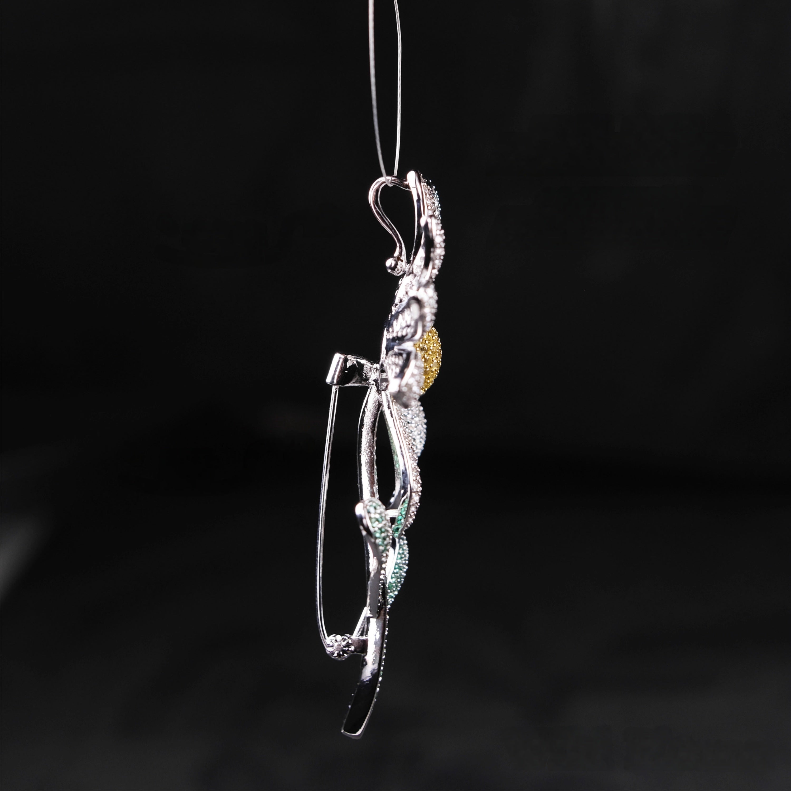 Daisy Brooch Small Version