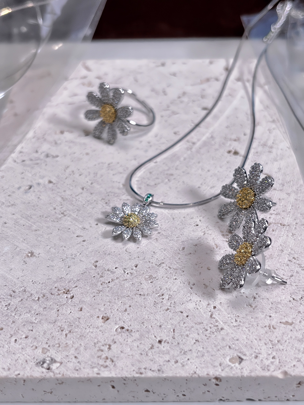 S925 Silver Delicate Daisy Necklace - G-Dragon Inspired Jewelry