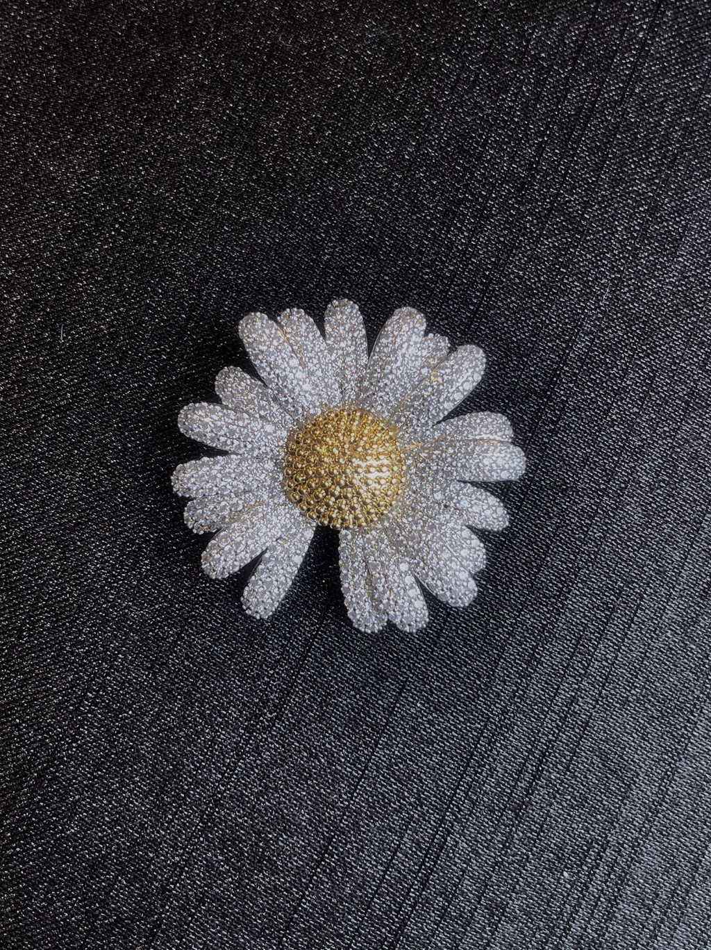 Small White Daisy Brooch (3.4cm) - G-Dragon Inspired Accessory