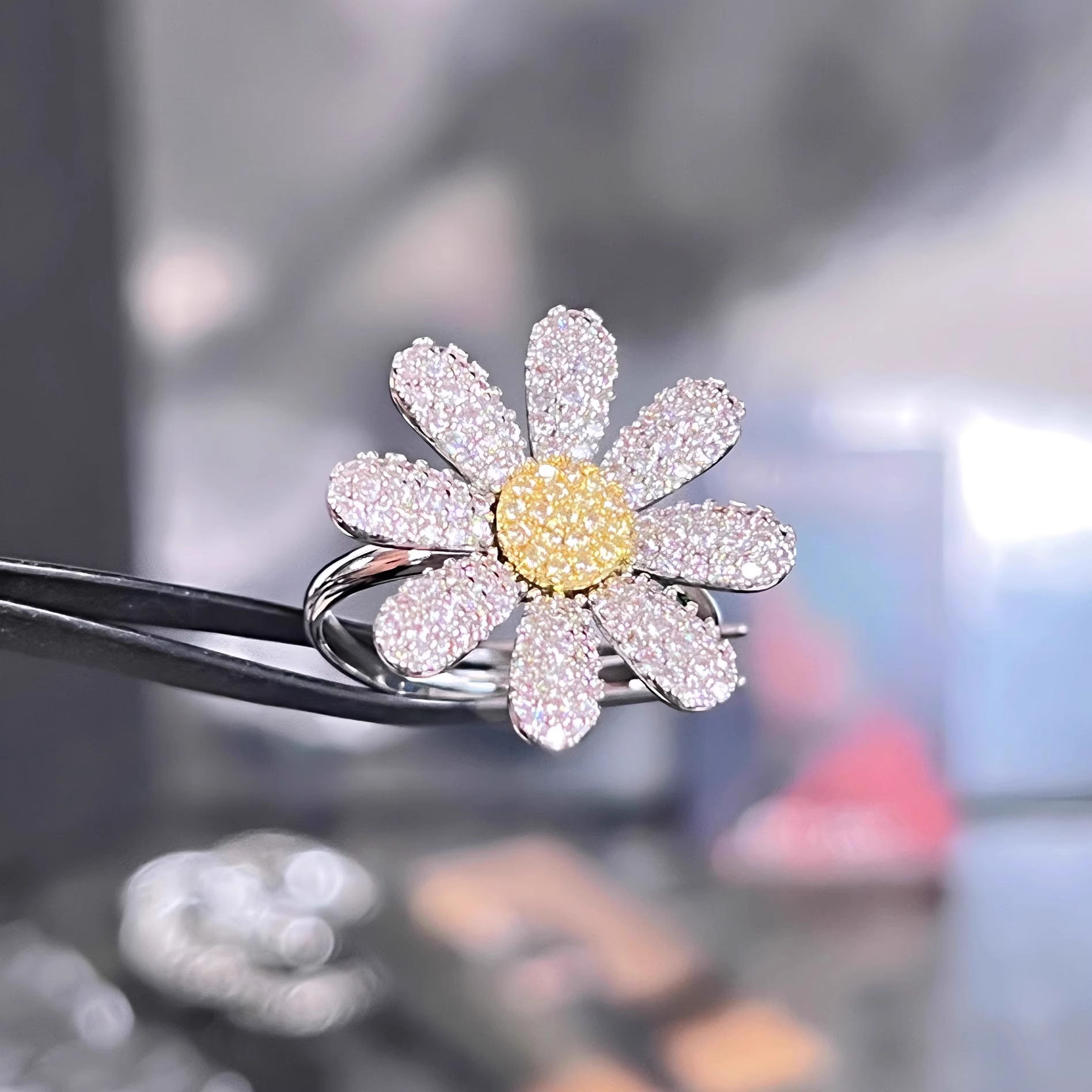 Full Diamond Daisy Ring (Adjustable) - G-Dragon Inspired Sparkle Jewelry
