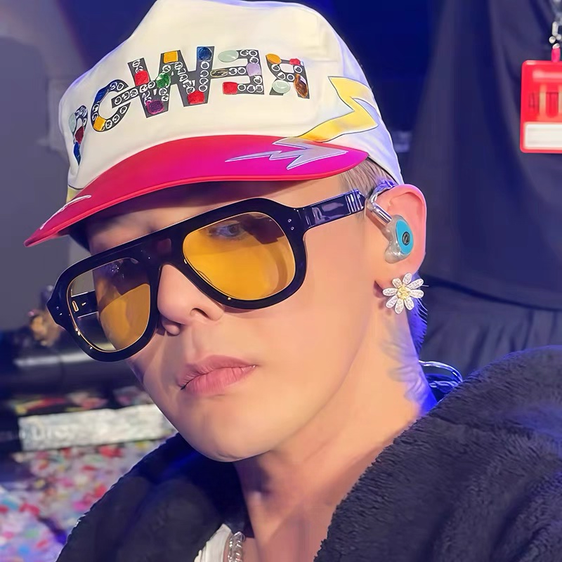 Full Rhinestone Sunflower Daisy Stud Earrings