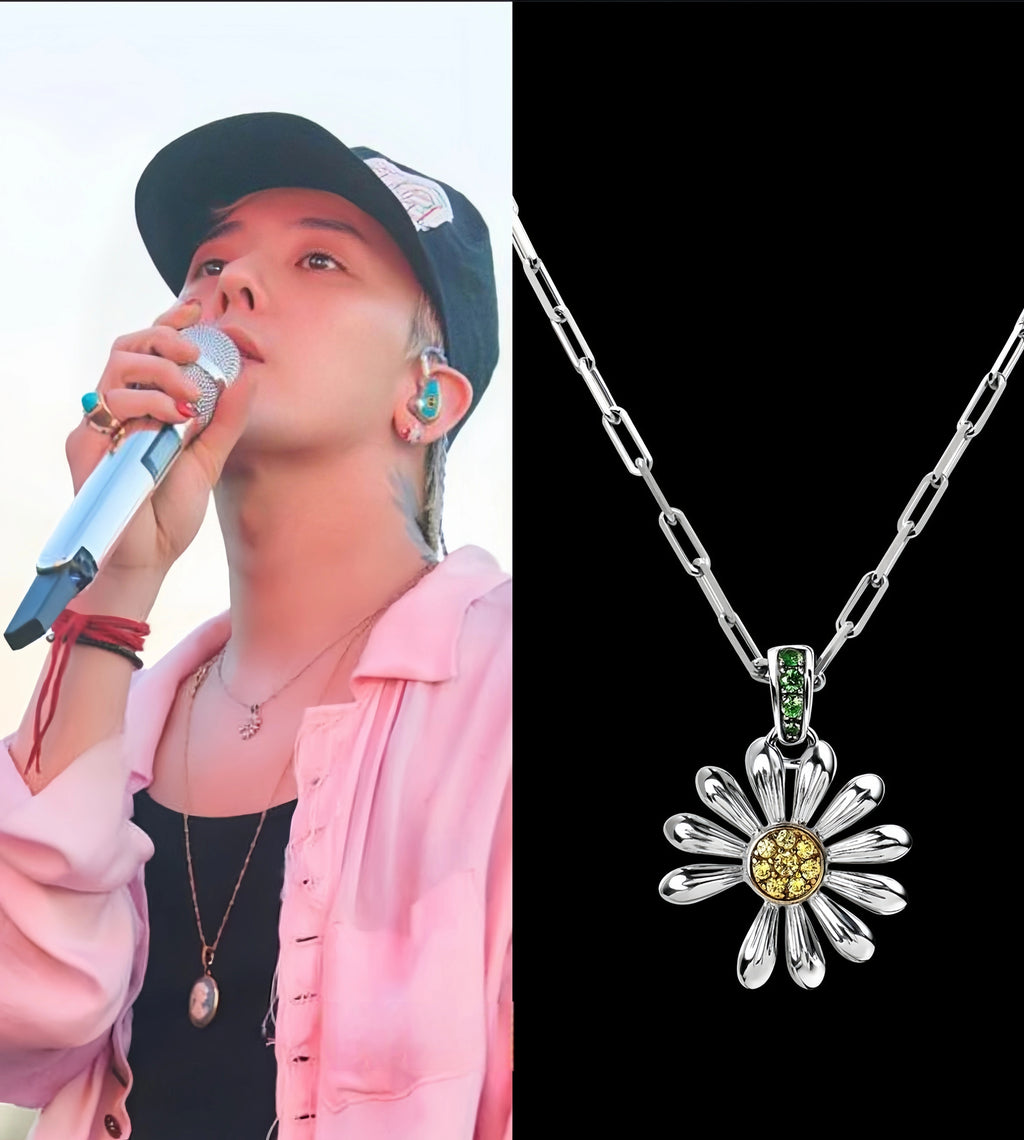 Small Daisy Necklace