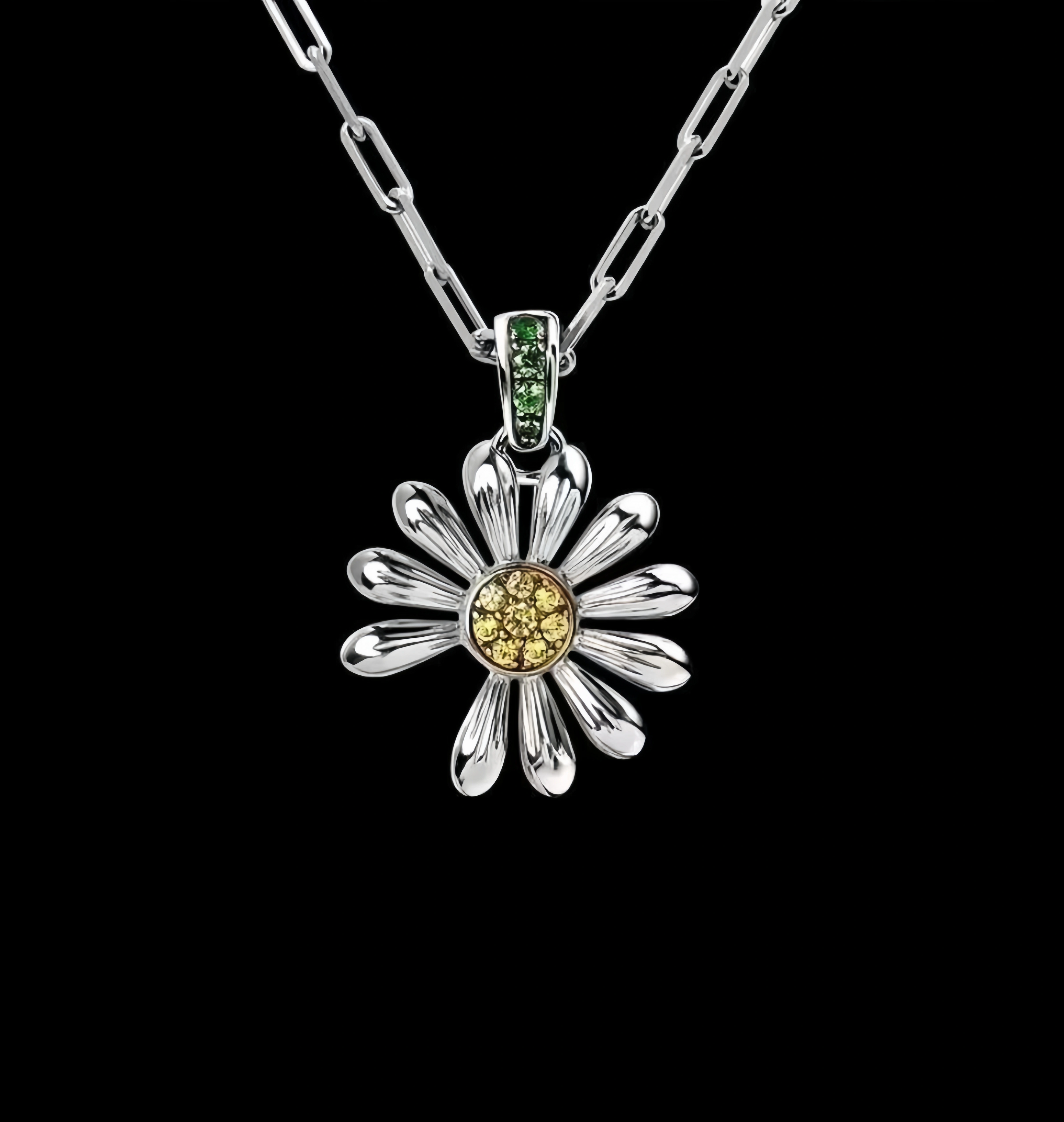 Small Daisy Necklace