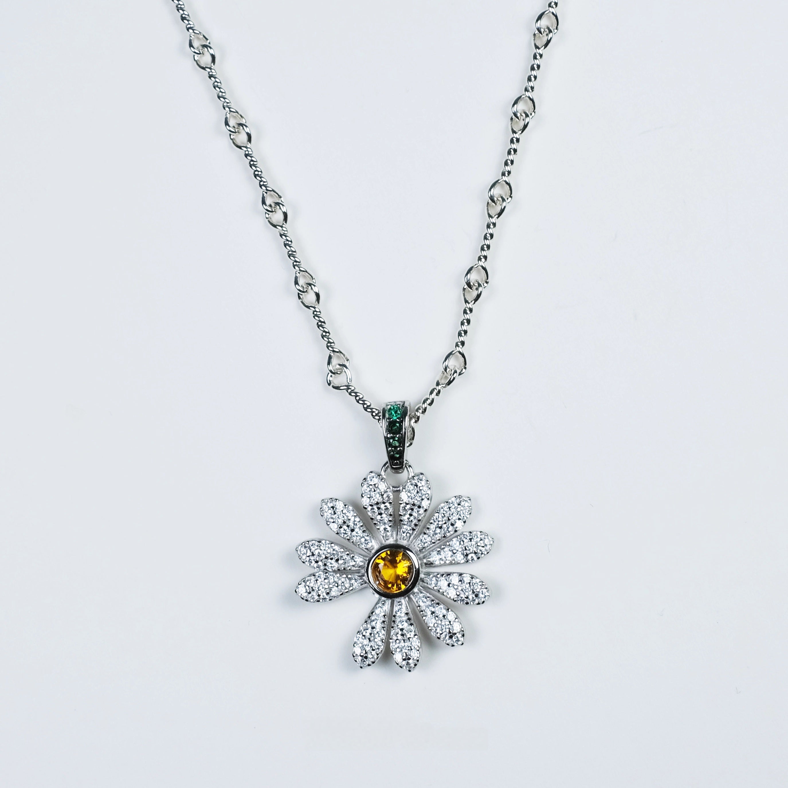 Small Daisy Necklace S925 Silver Version
