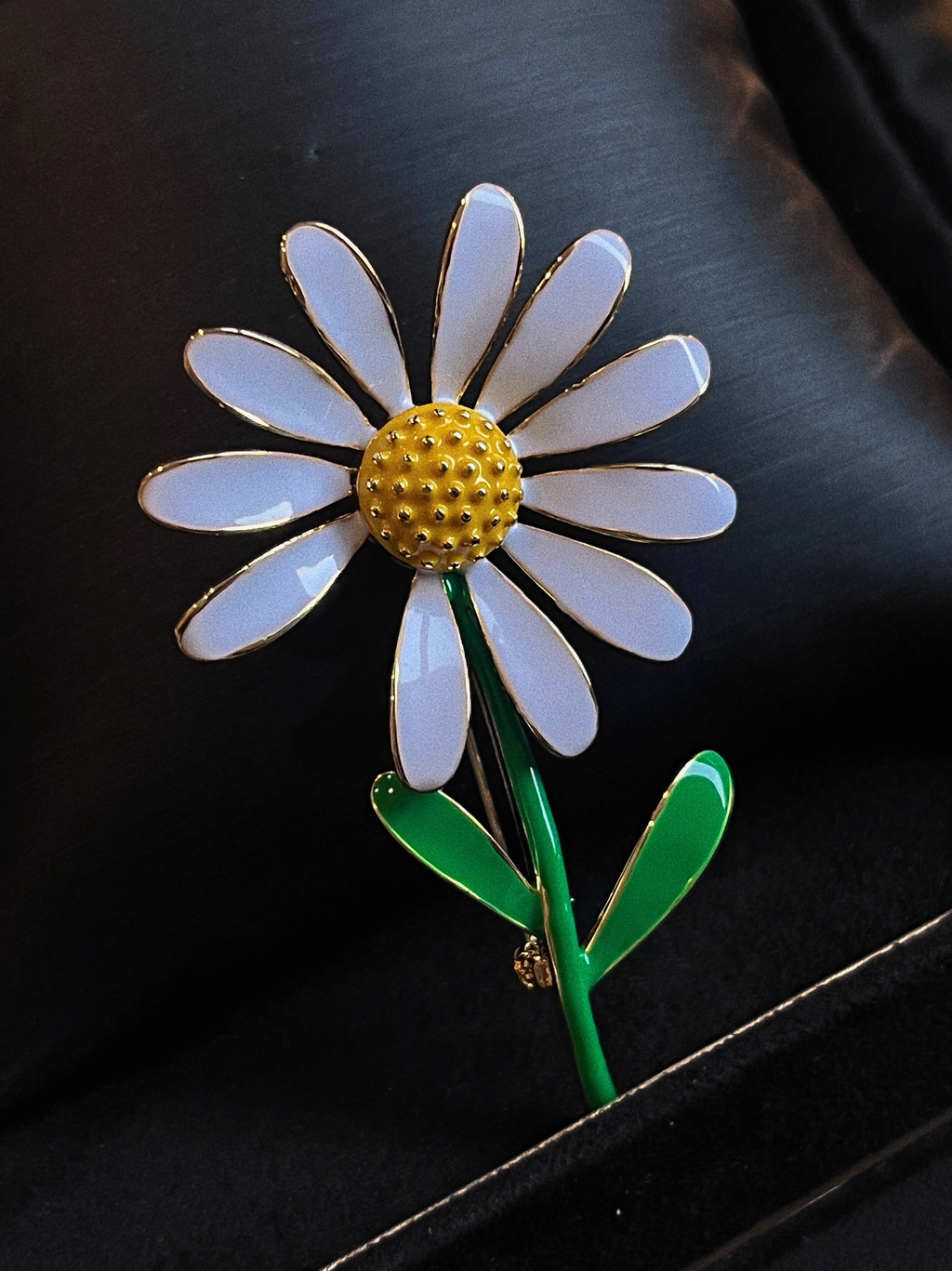 Smooth Finish Daisy Brooch - G-Dragon Inspired Minimalist Pin