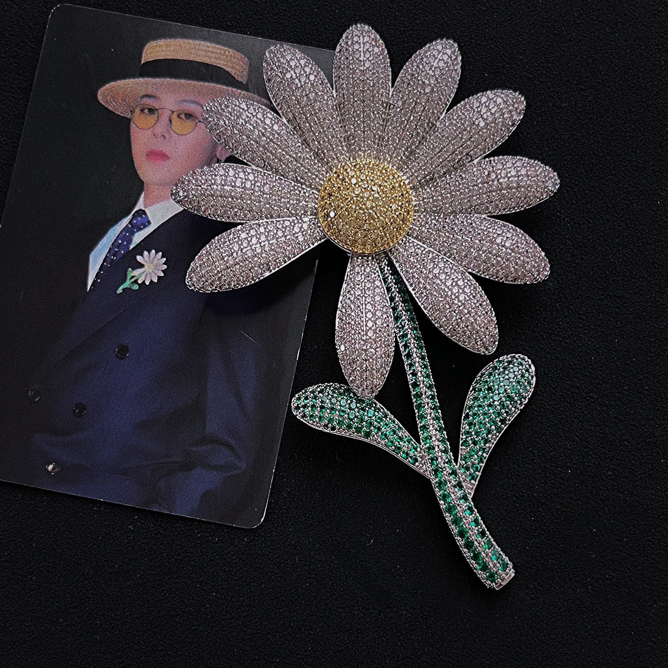 Large Daisy Brooch (10cm) Flower Pin - G-Dragon Inspired Accessory