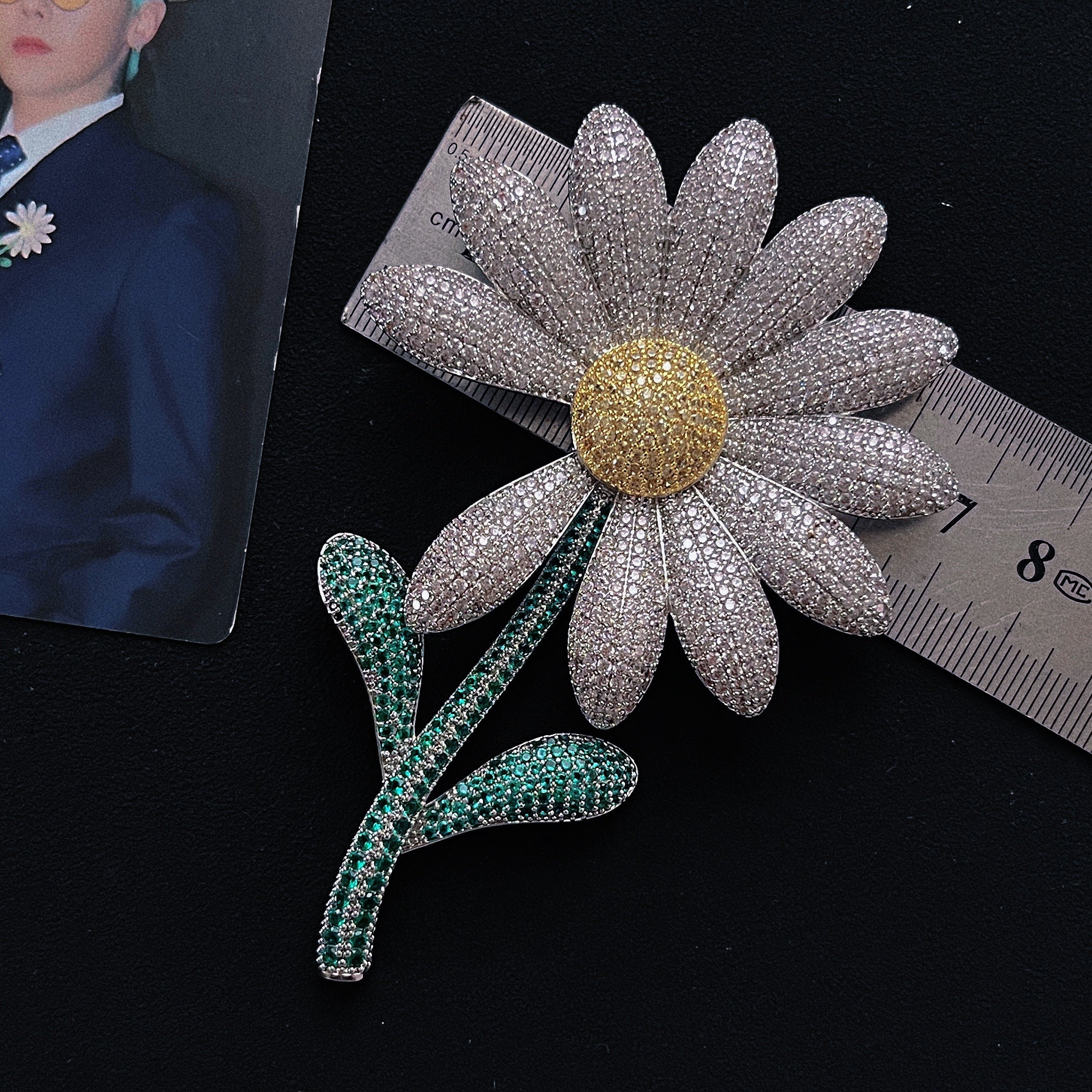 Large Daisy Brooch (10cm) Flower Pin - G-Dragon Inspired Accessory