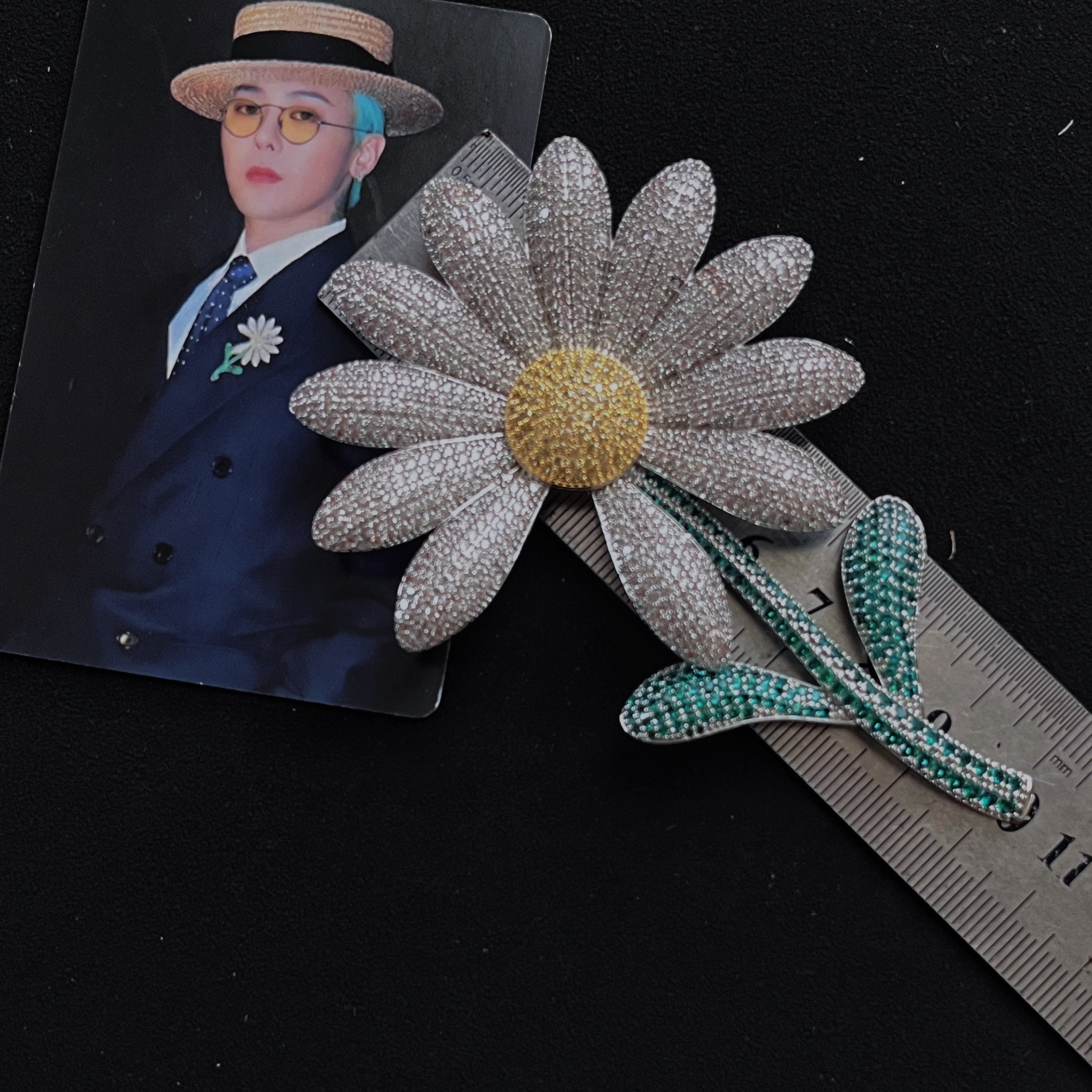 Large Daisy Brooch (10cm) Flower Pin - G-Dragon Inspired Accessory
