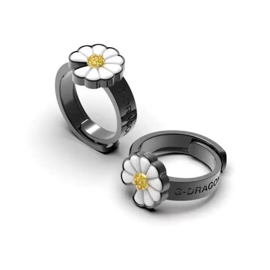 White Daisy Open Design Ring - G-Dragon Inspired Adjustable Jewelry