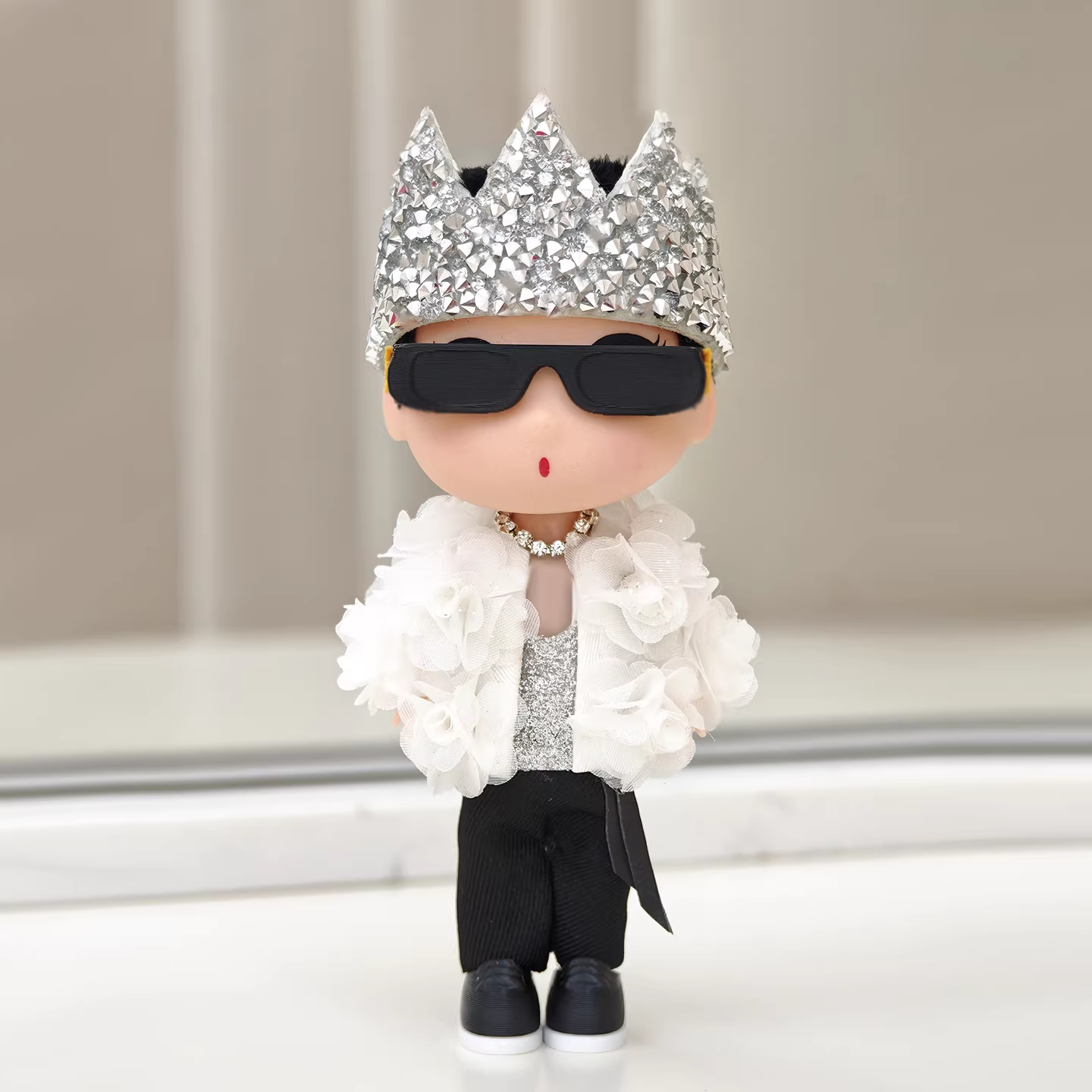 NEW!!! BigBang G-Dragon Encore Concert White Rose Diamond Crown Inspired Keychain/Figure – K-pop Idol Merch