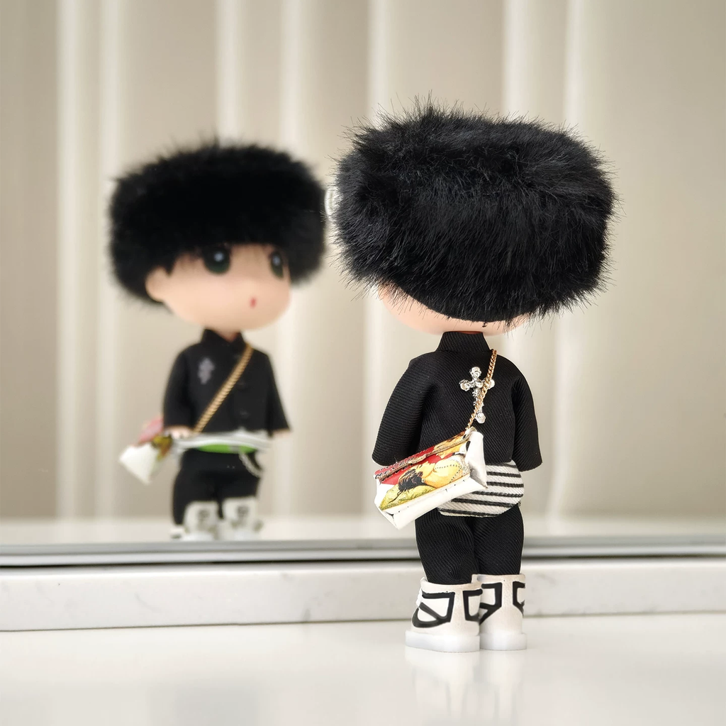 G-Dragon BigBang Furry Chrome: Coachella Night K-pop Merchandise Figure & Keychain - BANGchella Edition