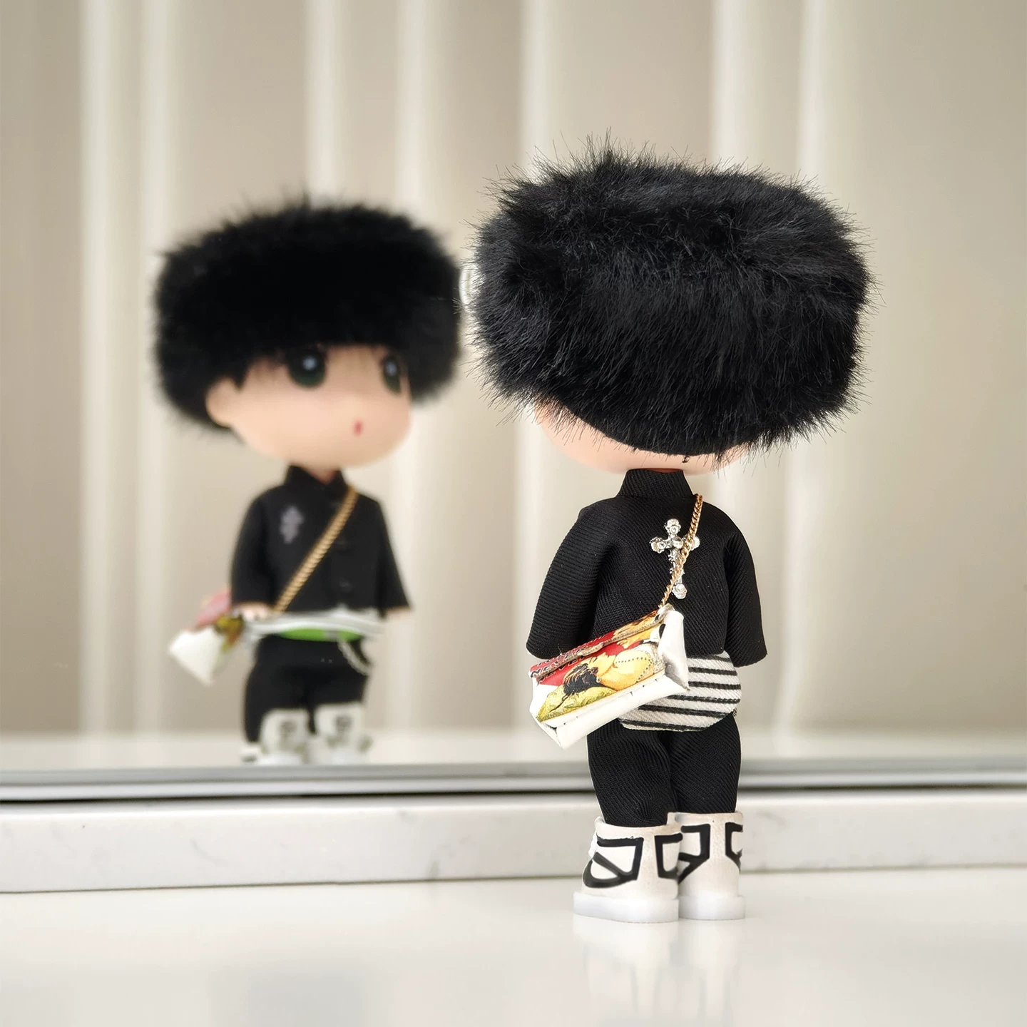 G-Dragon BigBang Furry Chrome: Coachella Night K-pop Merchandise Figure & Keychain - BANGchella Edition