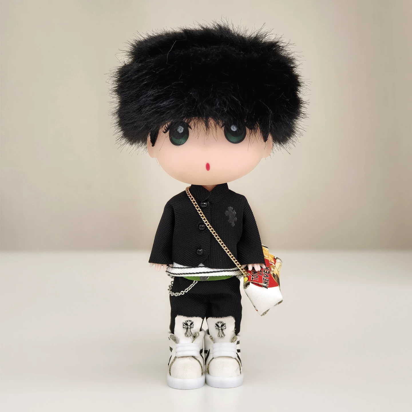 G-Dragon BigBang Furry Chrome: Coachella Night K-pop Merchandise Figure & Keychain - BANGchella Edition