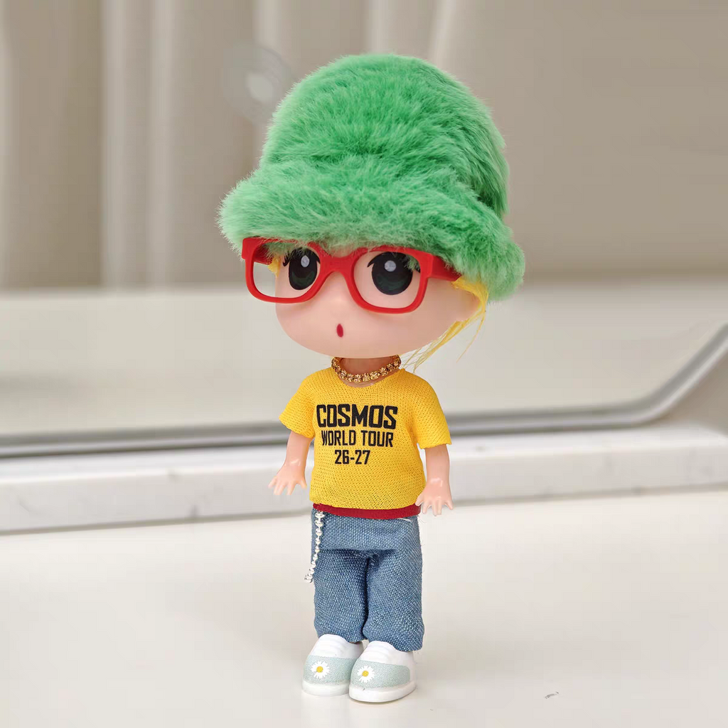 G-Dragon BigBang "COSMOS World Tour 26-27" Inspired Green Furry Hat Figure & Keychain – K-pop Merchandise