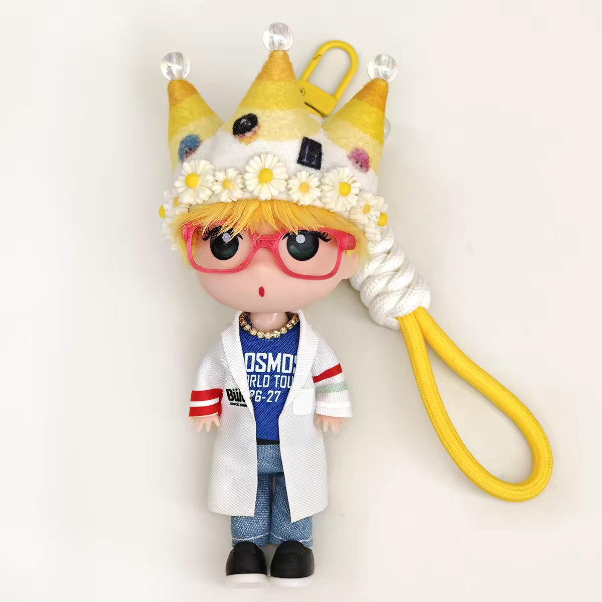 G-Dragon BigBang "COSMOS World Tour" Paris Edition Fan-Gifted Yellow Crown K-pop Merchandise Figure & Keychain