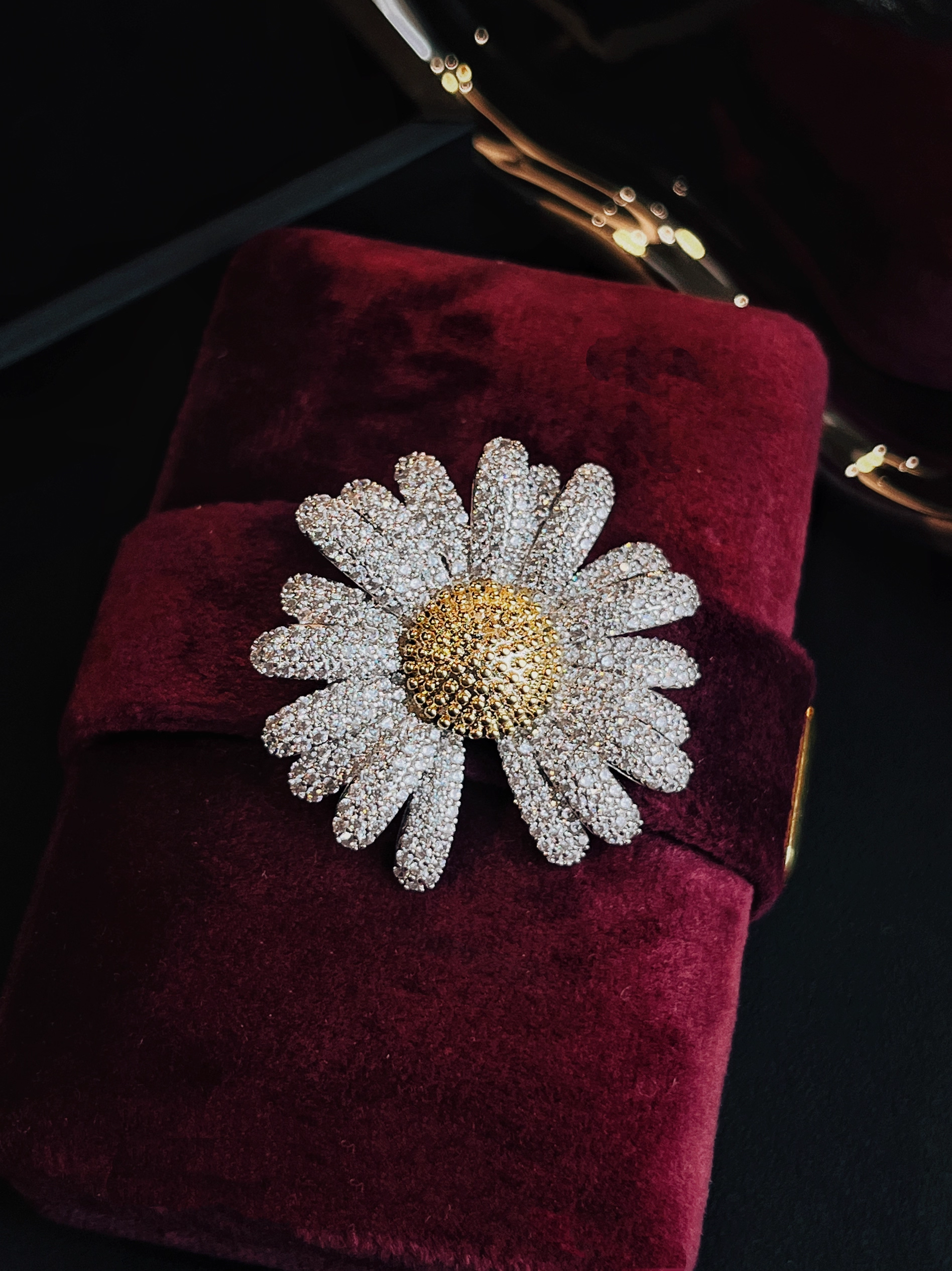 Bigbang G-Dragon Inspired Small Daisy Brooch 3.4CM X 3.4CM